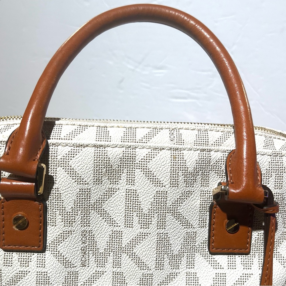 New, Light Brown, Purse By Michael Kors. FREE, Second, MK Gold Logo Ring. - Picture 4 of 13